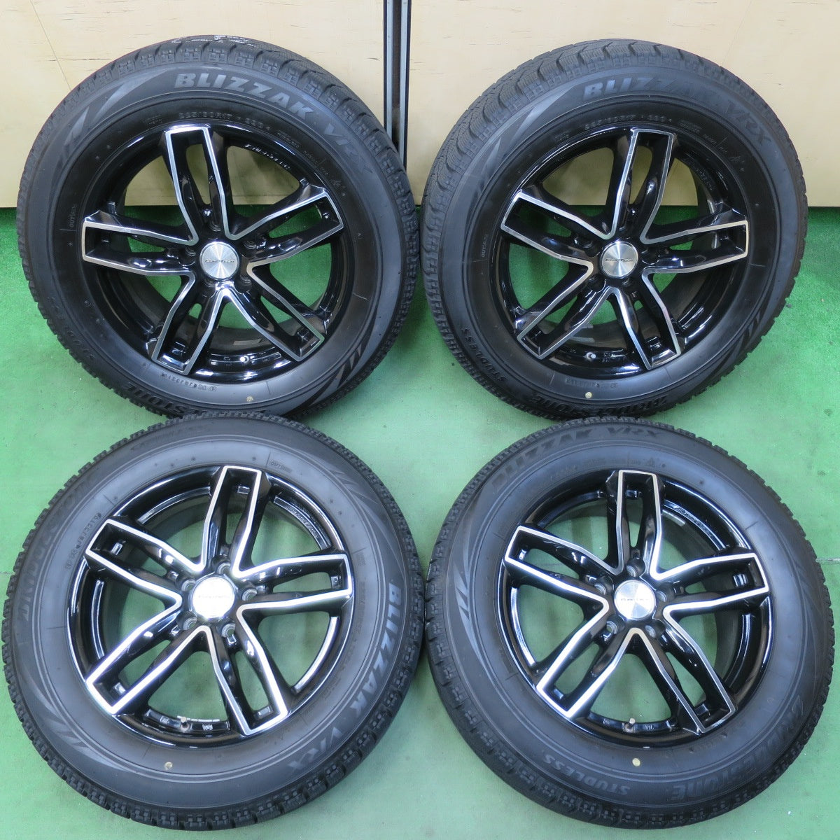 ブリヂストン スタッドレス 17インチ euro tech 溝たっぷりスタッドレスタイヤ付きセット入庫！ アウディA4用 17