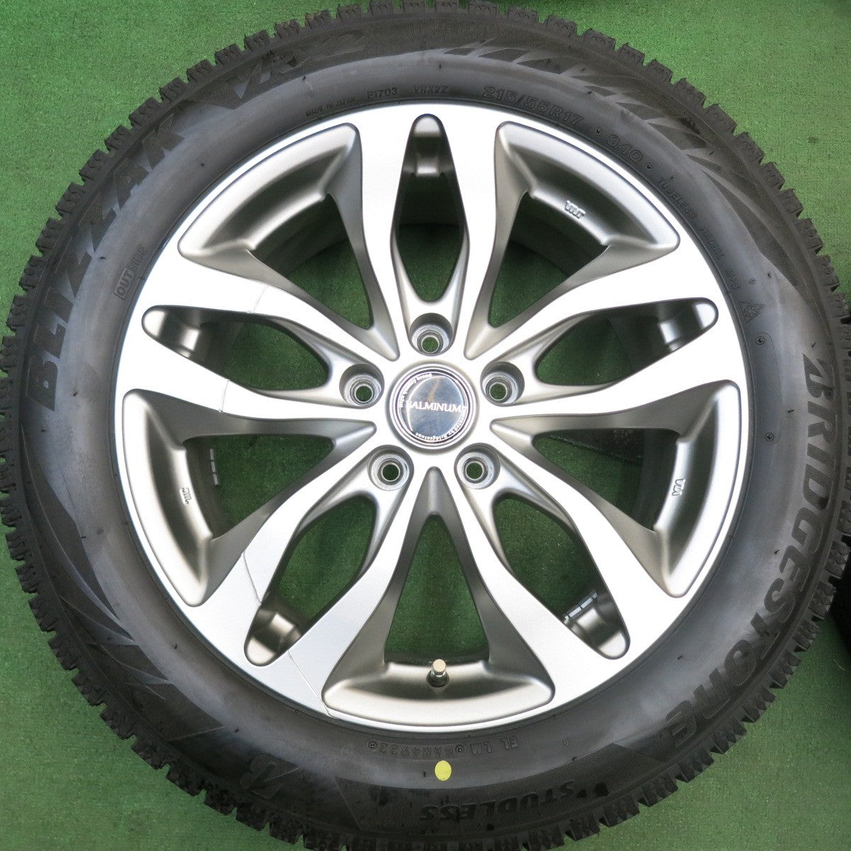 バリ溝!22年!キレイ!9.5分★スタッドレス 215/55R17 ブリヂストン ブリザック VRX2 BALMINUM バルミナ 17インチ PCD114.3/5H★5070109HAス