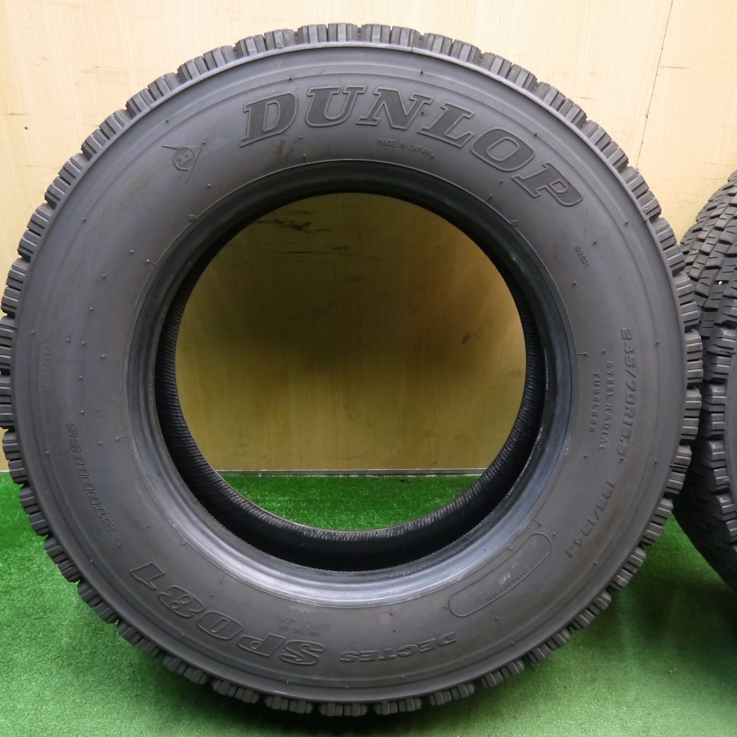 2本価格!23年★トラック タイヤ 245/70R19.5 136/134J スタッドレス ダンロップ デクテス SP081 19.5インチ★5062404KKスタ
