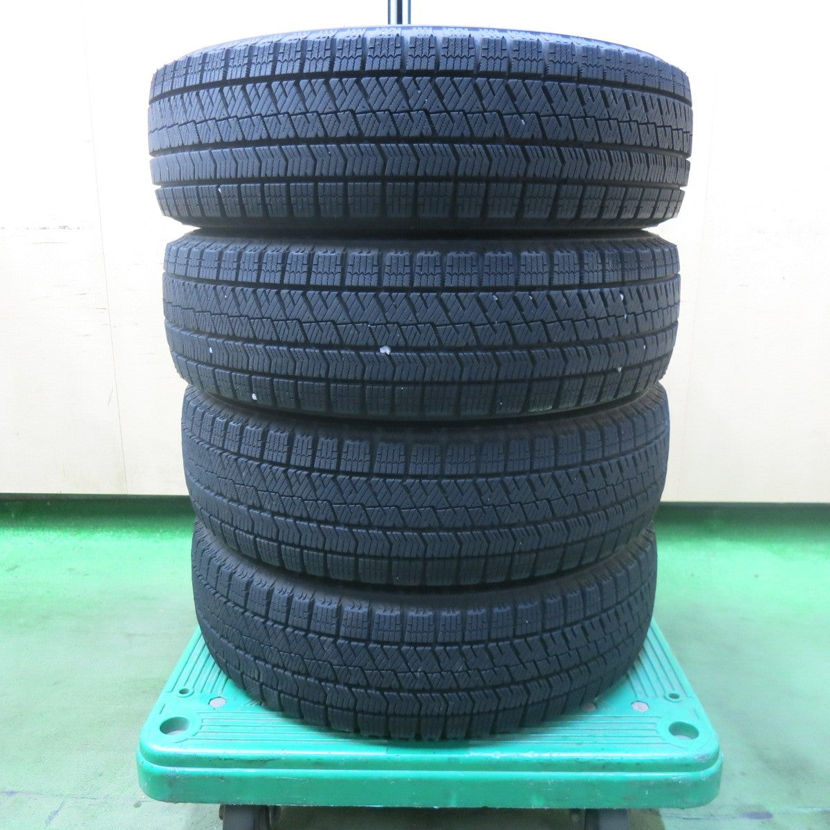 バリ溝!22年!キレイ!8.5分★スタッドレス 165/65R14 ブリヂストン ブリザック VRX2 ESTROSA EST-5T エステローザ 14インチ ハスラー ソリオ 等 PCD100/4H★5112902SKス