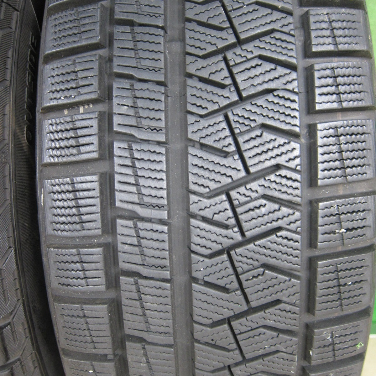 バリ溝!21年!キレイ!8.5分★スタッドレス 205/60R16 ピレリ アイスアシンメトリコ プラス NEXTA ネクスタ 16インチ PCD114.3/5H★4121411TNス