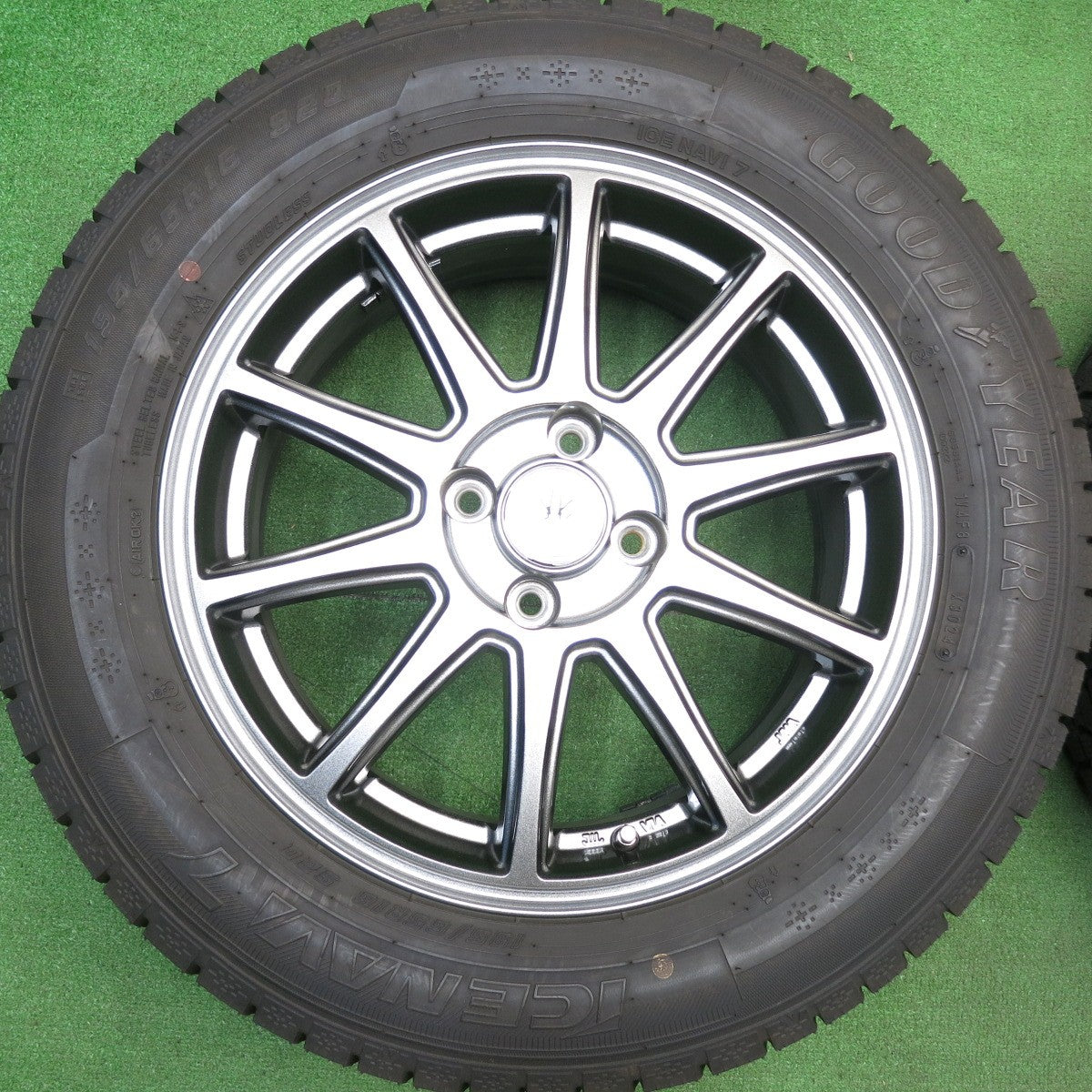 バリ溝!24年!キレイ!9.5分以上★LOXARNY SPORT 195/65R16 スタッドレス グッドイヤー アイスナビ7 ロクサーニ スポーツ 16インチ PCD100/4H★5042703HAス
