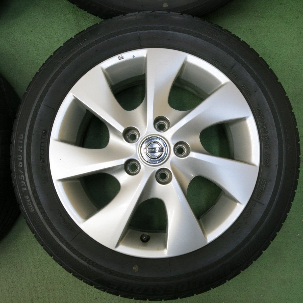 キレイ★日産 C26 セレナ 純正 195/60R16 ブリヂストン プレイズ PX-RV 16インチ PCD114.3/5H★5043015SYノ