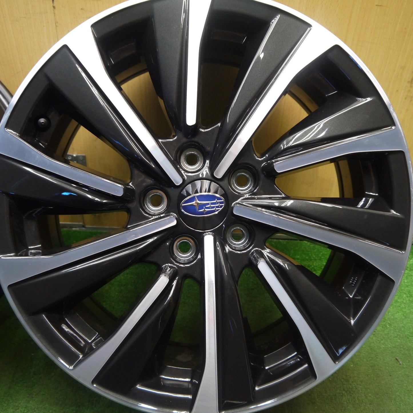 新車外し★スバル レヴォーグ VN5 STI 純正 ホイール 18インチ 18×7.5J PCD114.3/5H★5090905Hホ