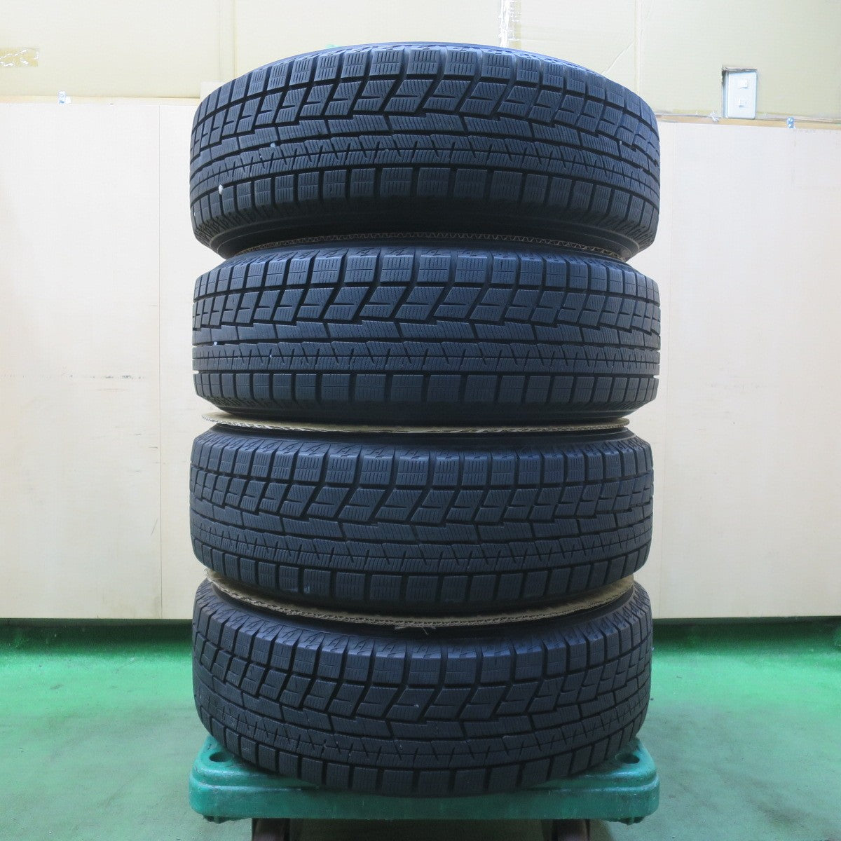 バリ溝!22年!9.5分★O・Z Gemini 195/65R16 スタッドレス ヨコハマ アイスガード iG60 OZ ジェミニ 16インチ PCD114.3/5H★5122702イス