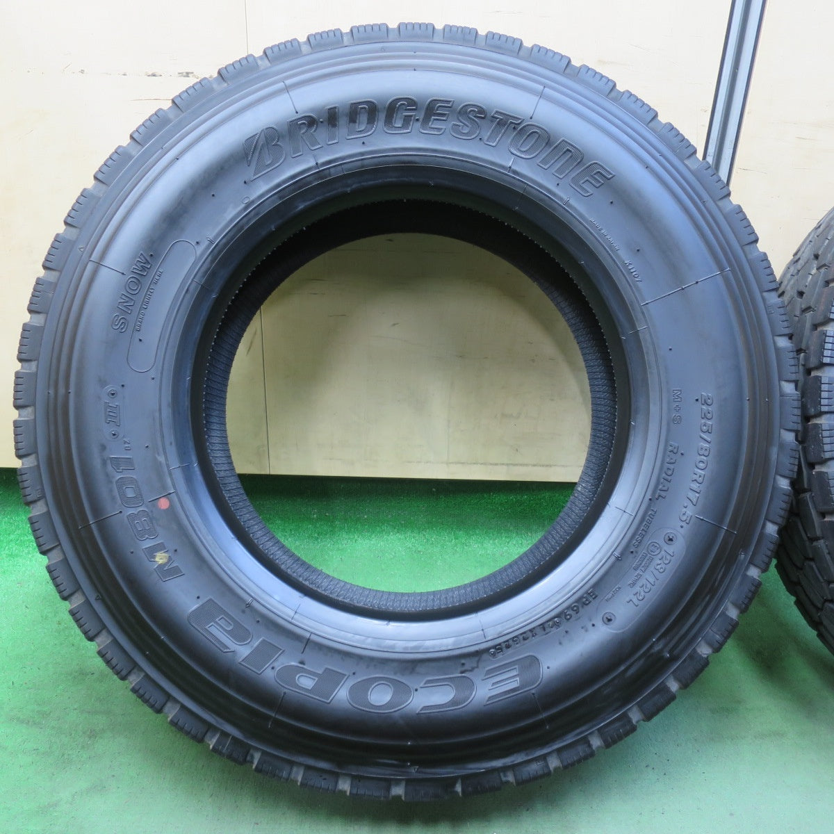 ほぼ未使用!25年★トラック タイヤ 225/80R17.5 123/122L ブリヂストン エコピア M801 Ⅱ ミックス オールシーズン 17.5インチ★5103001イスタ