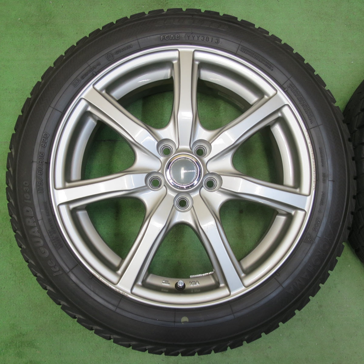 バリ溝!9.5分★ラクティス 等 175/60R16 スタッドレス ヨコハマ アイスガード iG30 MiLLOUS ミルアス 16インチ PCD100/5H★5042106イス