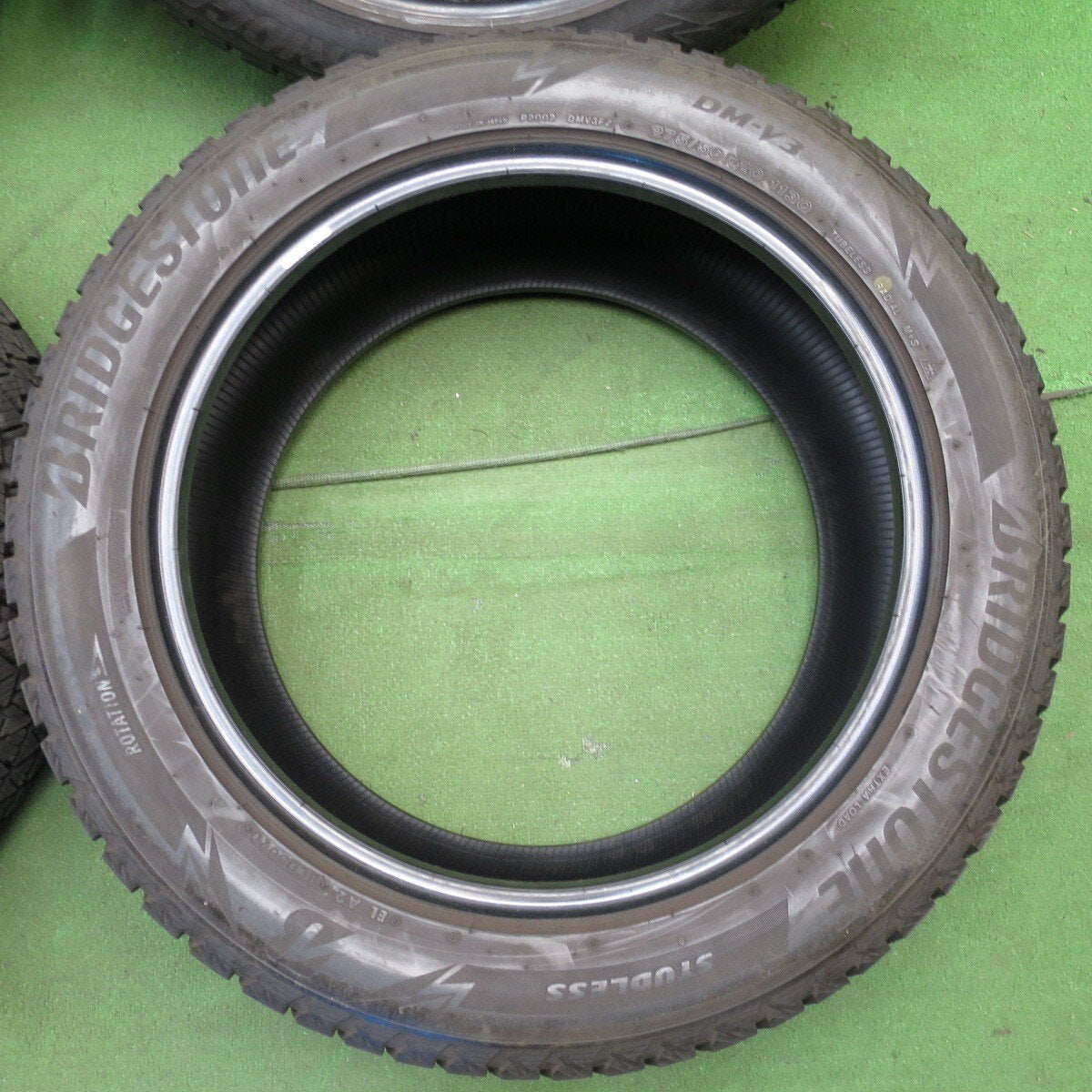 バリ溝!20年!9分★スタッドレス 275/50R20 ブリヂストン ブリザック DM-V3 20インチ ランクル ベンツ等★4031001KKスタ