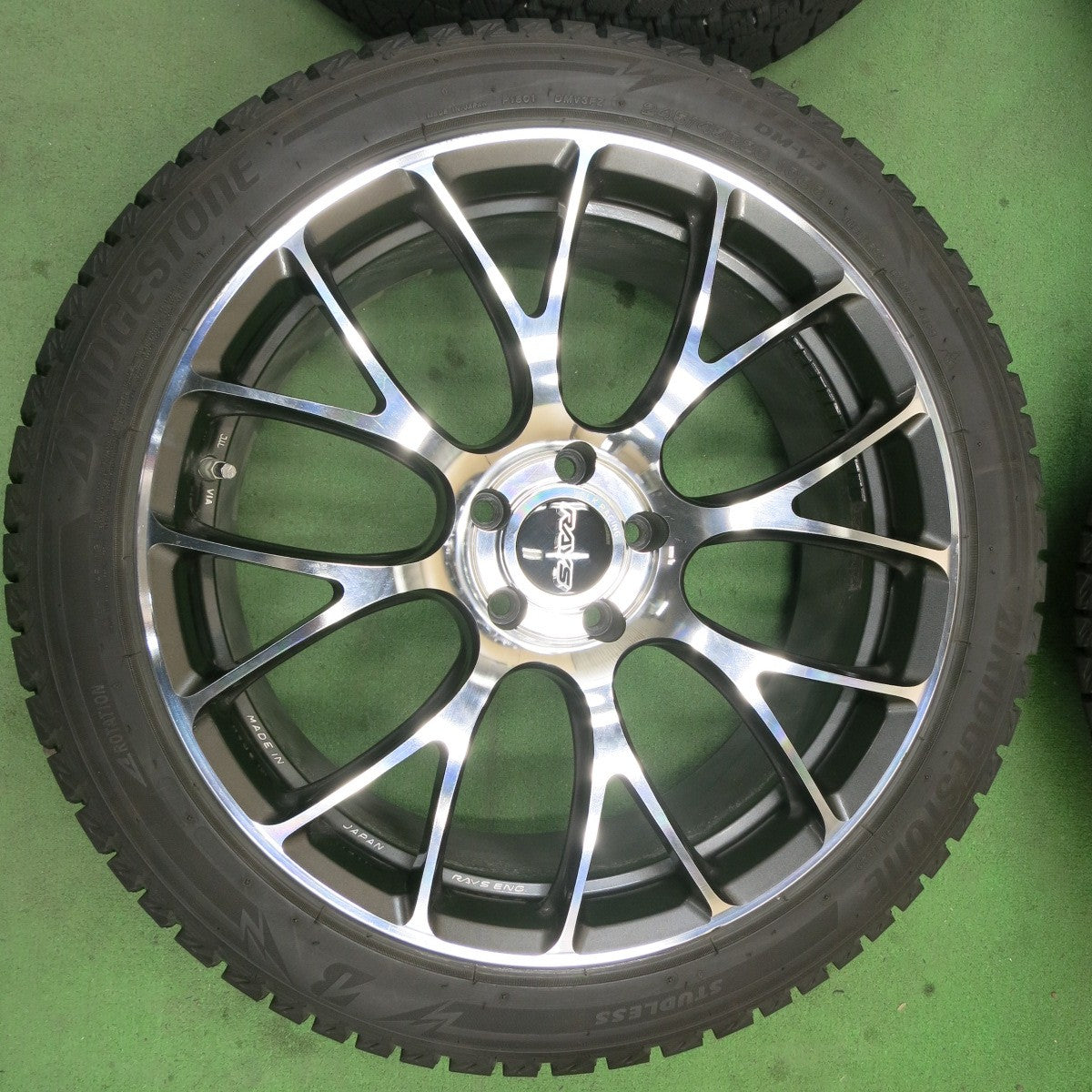 バリ溝!22年!キレイ!9.5分★RAYS VR G16 VOLK RACING 245/45R20 スタッドレス ブリヂストン ブリザック DM-V3 レイズ 20インチ PCD114.3/5H★5043002ナス
