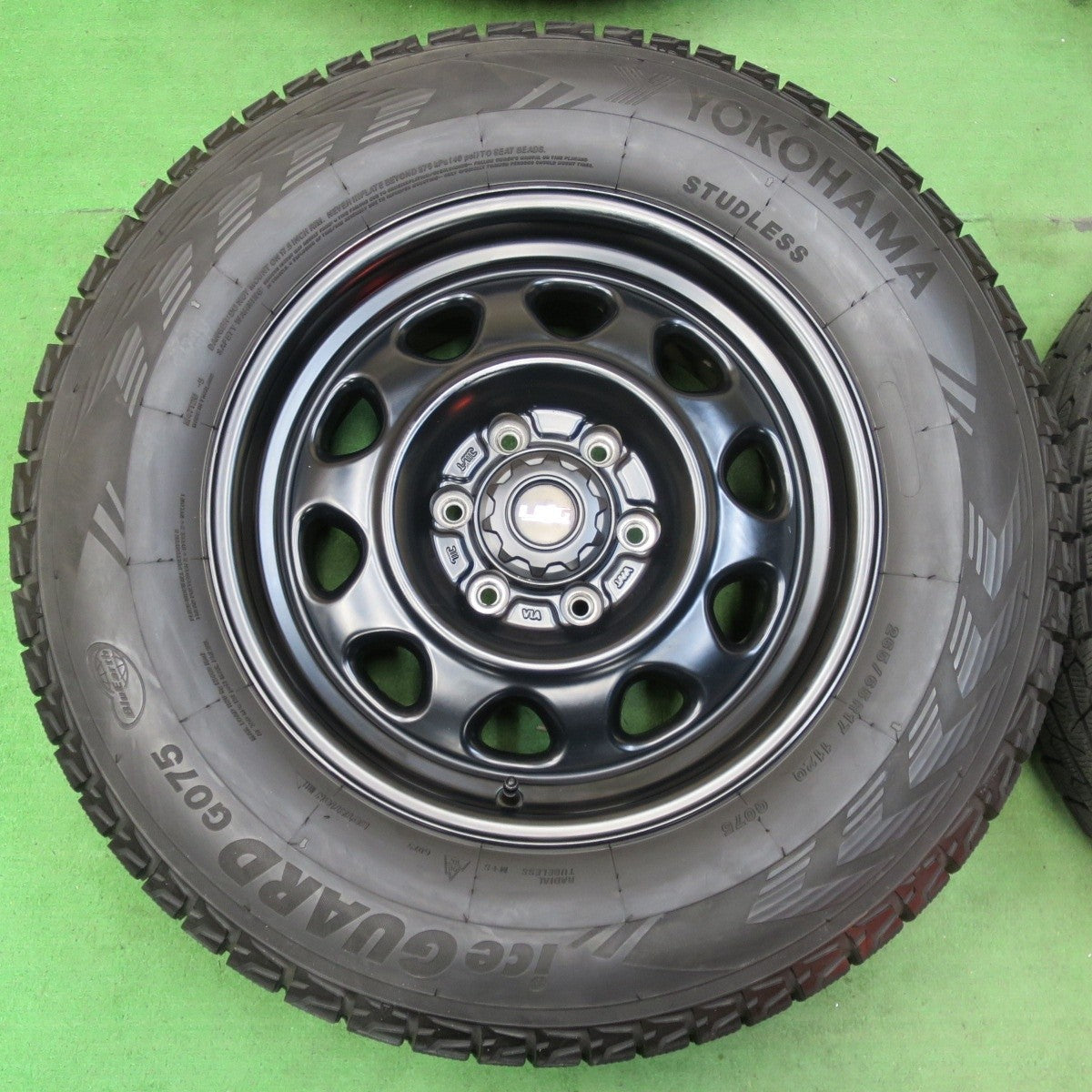 バリ溝!21年!キレイ!9.5分★LEHRMEISTER GEAR 265/65R17 スタッドレス ヨコハマ アイスガード G075 レアマイスター 17インチ PCD139.7/6H★5010615イス