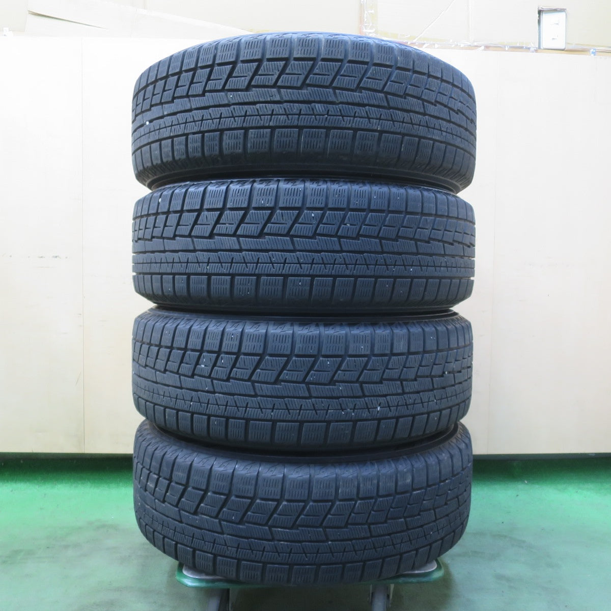 バリ溝!キレイ!9分★スタッドレス 215/60R17 ヨコハマ アイスガード iG60 BRANDLE-LINE ブランドルライン 17インチ PCD114.3/5H★6051202イス