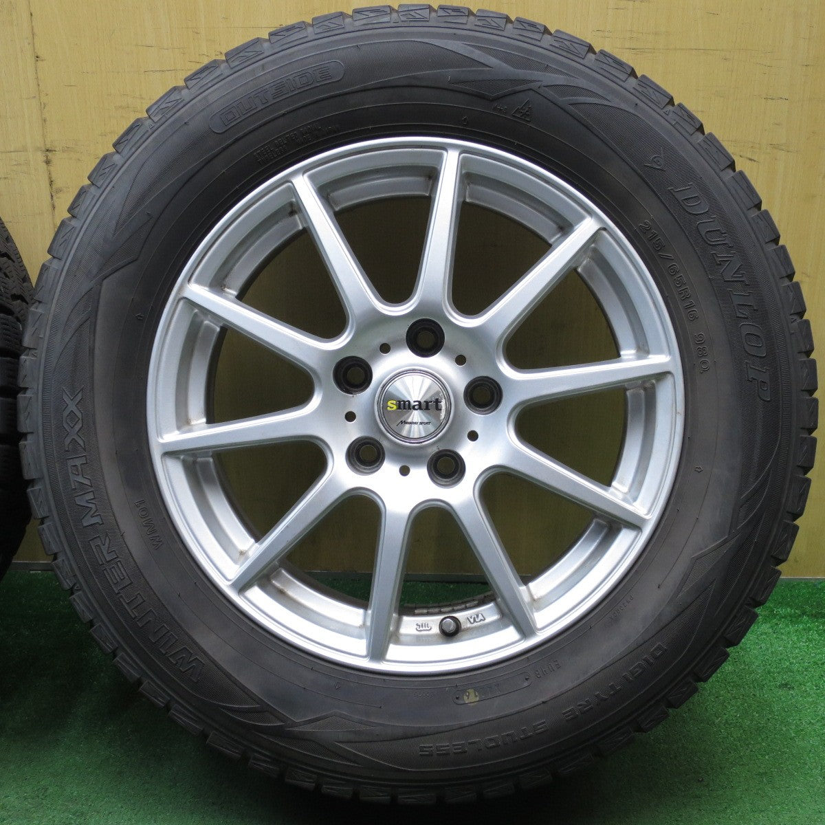 バリ溝!9分★スタッドレス 215/65R16 ダンロップ ウインターマックス WM01 smart MANARAY SPORT スマート マナレイ スポーツ PCD114.3/5H★5052701NJス