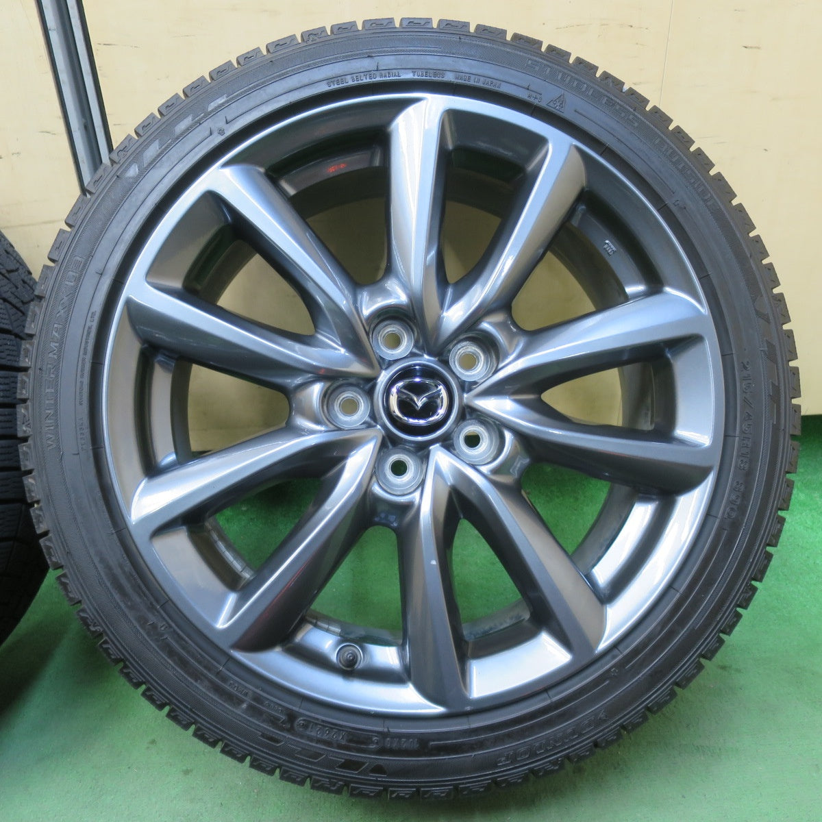 バリ溝!21年!キレイ!9.5分★マツダ3 ファストバック 純正 215/45R18 スタッドレス ダンロップ ウインターマックス 03 18インチ PCD114.3/5H★5112815イス