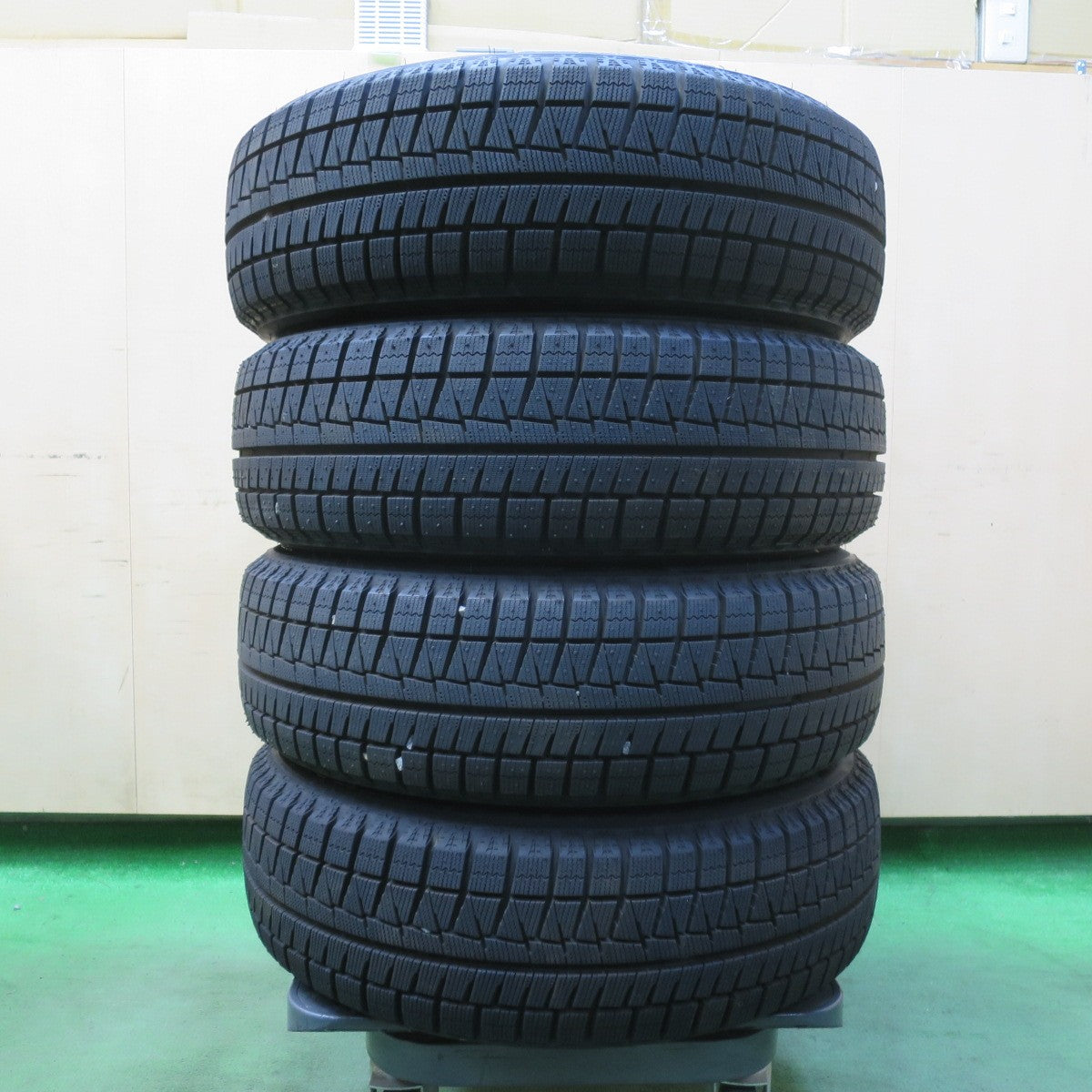 超バリ溝!23年!キレイ!ほぼ10分★スタッドレス 185/60R15 ブリヂストン アイスパートナー2 BALMINUM バルミナ 15インチ PCD100/4H★5103113イス