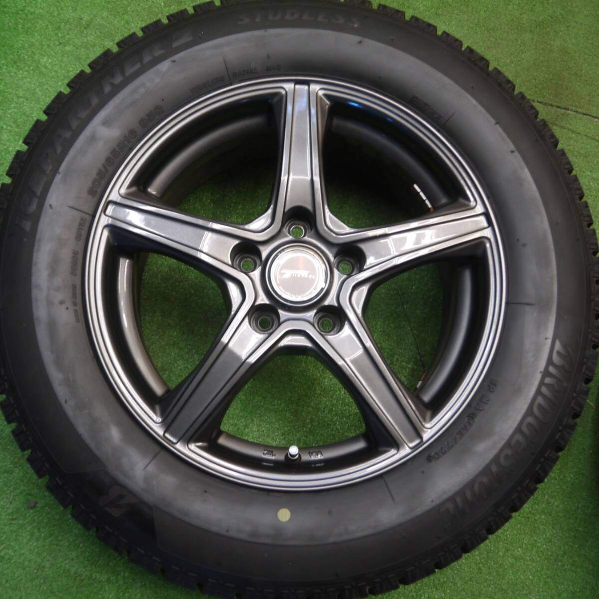 バリ溝!キレイ!9.5分★スタッドレス 205/65R16 ブリヂストン アイスパートナー2 TOPRUN トップラン 16インチ PCD114.3/5H★5010804Hス
