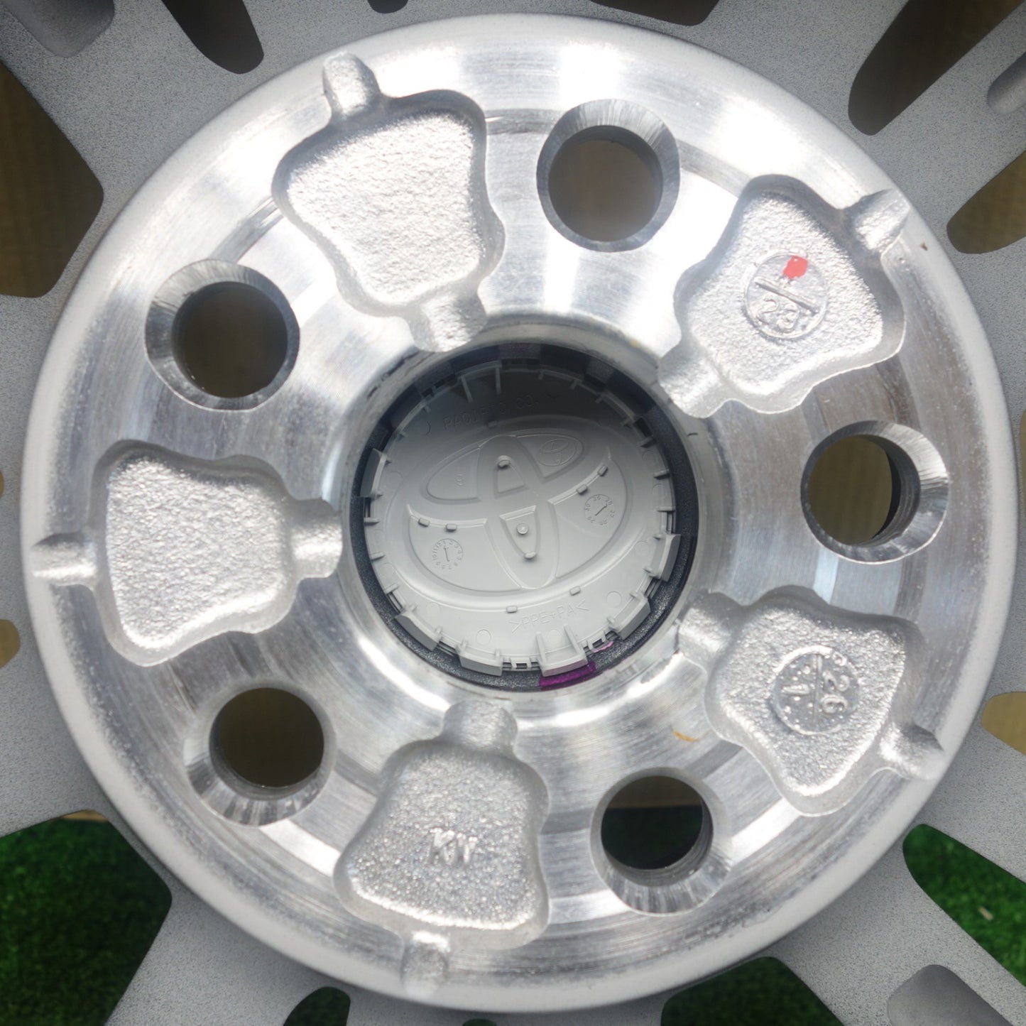新車外し★トヨタ 90系 ノア ヴォクシー 純正 ホイール 16インチ 16×6J PCD114.3/5H★6022701KTホ