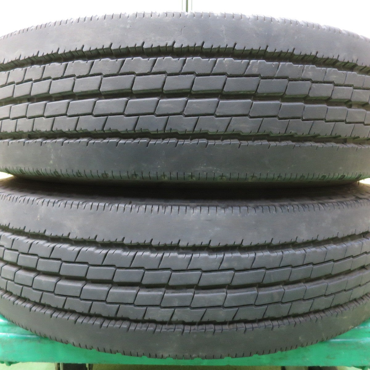 バリ溝!21年!8.5分!2本★トラック タイヤ 205/85R16 117/115N トーヨー デルベックス M134 DELVEX 16インチ★5062606イノタ