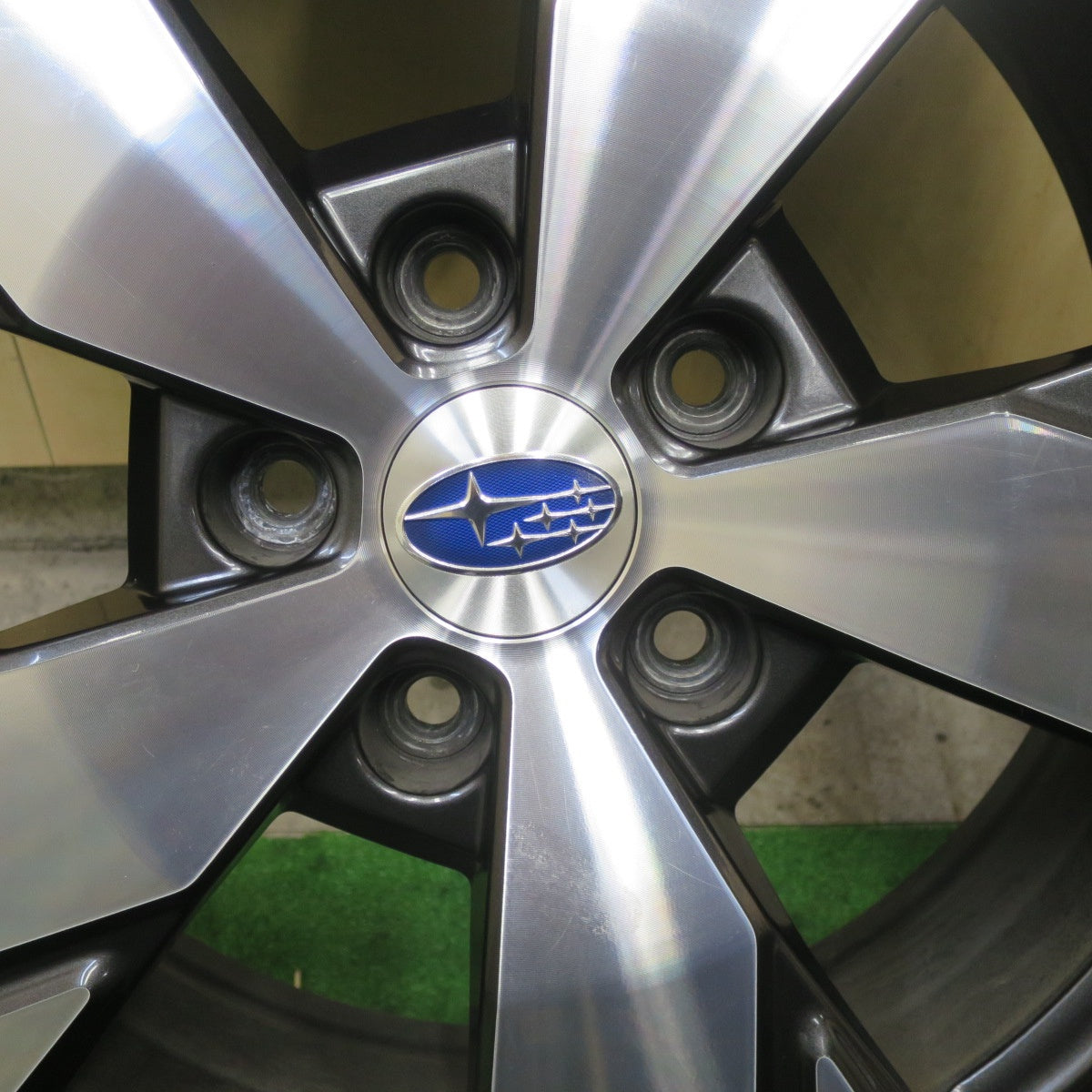 バリ溝!22年!キレイ!9.5分★スバル SK フォレスター 純正 225/55R18 スタッドレス トーヨー オブザーブ GSi-6 LS 18インチ PCD114.3/5H★5092402TTス