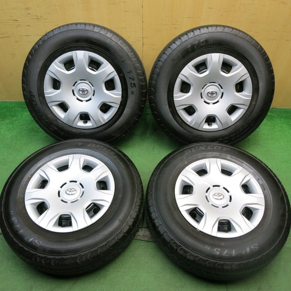 新車外し!24年★トヨタ 200系 ハイエース 純正 スチール 195/80R15 107/105S ダンロップ SP175N 15インチ PCD139.7/6H★5070803HAノ
