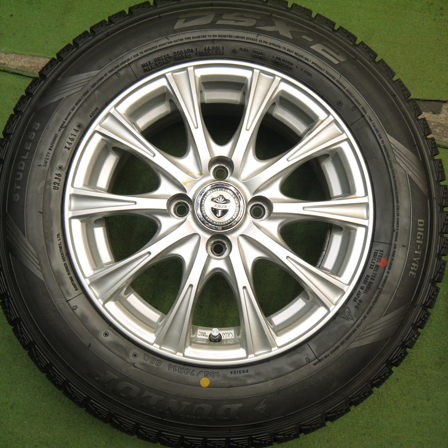 超バリ溝!キレイ!9.5分以上★スタッドレス 185/70R14 ダンロップ DSX-2 JOKER ジョーカー 14インチ PCD100/4H★5081201Hス