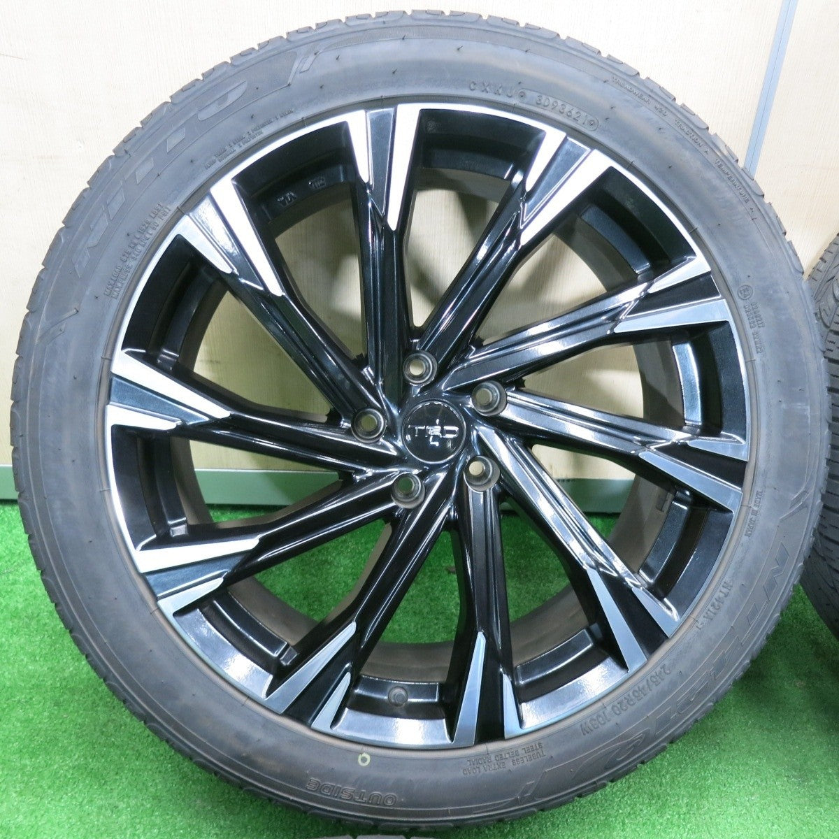 キレイ!21年★TRD TFⅩ-Limited アルミニウム 鋳造 1ピース 245/45R20 ニットー NT421Q 20インチ PCD114.3/5H★4121810TNノ