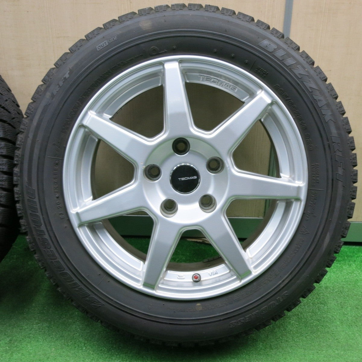 4本価格★BMW等 TECMAG Type207R 205/60R16 スタッドレス ブリヂストン ブリザック RFT テクマグ PCD120/5H★4110904NJス