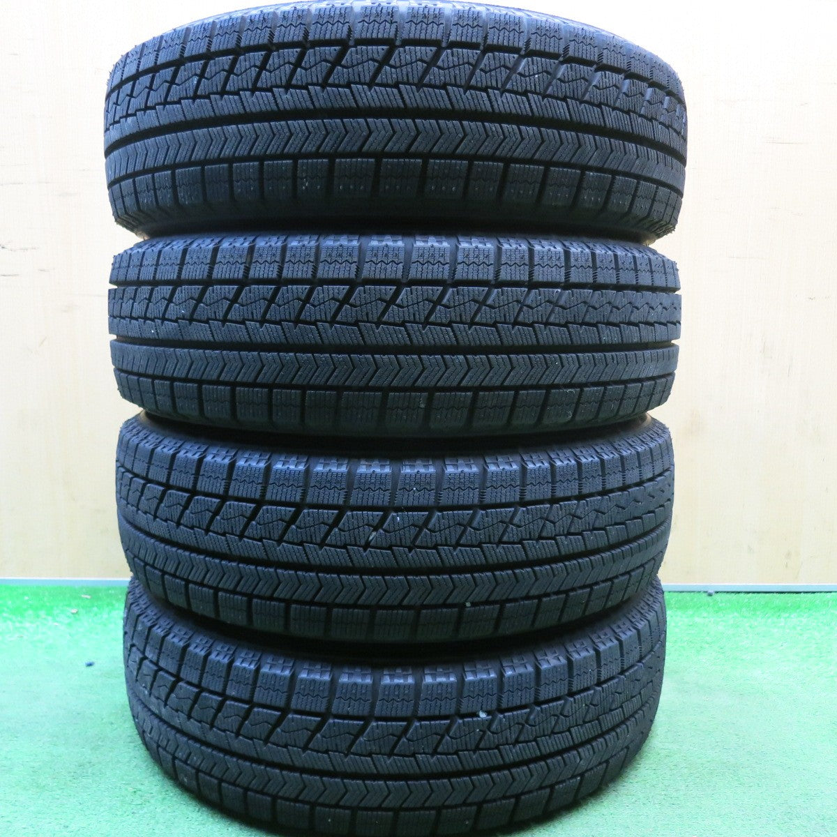 ほぼ未使用!キレイ★スタッドレス 155/65R14 ブリヂストン ブリザック VRX VELVA KEVIN ヴェルヴァ ケヴィン 14インチ PCD100/4H★6041210HAス