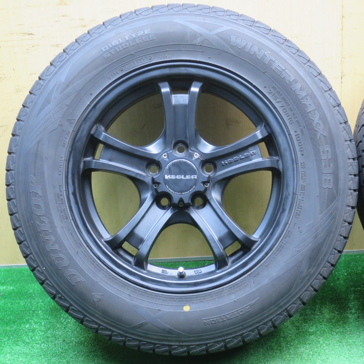 バリ溝!キレイ!9.5分★KEELER FORCE 215/70R16 スタッドレス ダンロップ ウインターマックス SJ8 キーラー フォース 16インチ PCD114.3/5H★5110701NJス