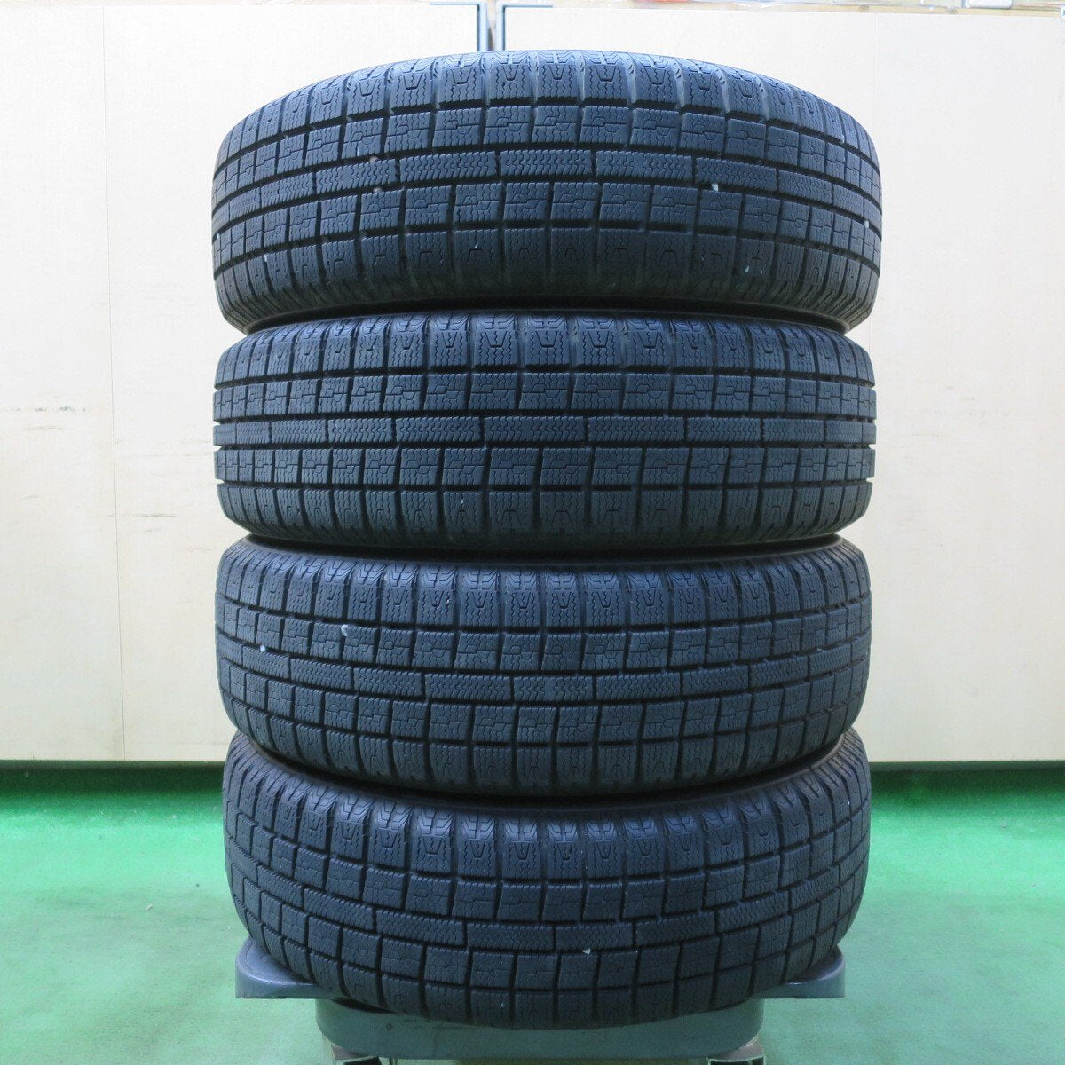 バリ溝!9分★スタッドレス 155/65R14 トーヨー ガリット G5 NIRVANA NV ニルバーナ ニルヴァーナ 14インチ PCD100/4H★5032708イス