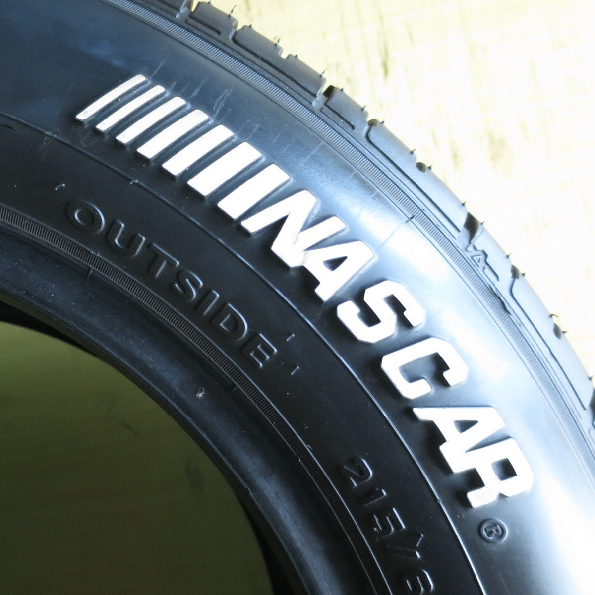 2本価格!22年★215/65R16C 109/107R グッドイヤー イーグル #1 ナスカー ホワイトレター EAGLE NASCAR タイヤ ハイエース 等★5072101NJノ