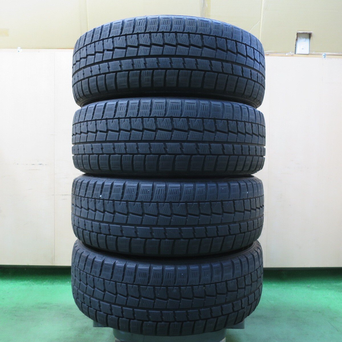 キレイ★スタッドレス 215/55R17 ダンロップ ウインターマックス WM01 KORPER ケルパー 17インチ PCD114.3/5H★5032209イス