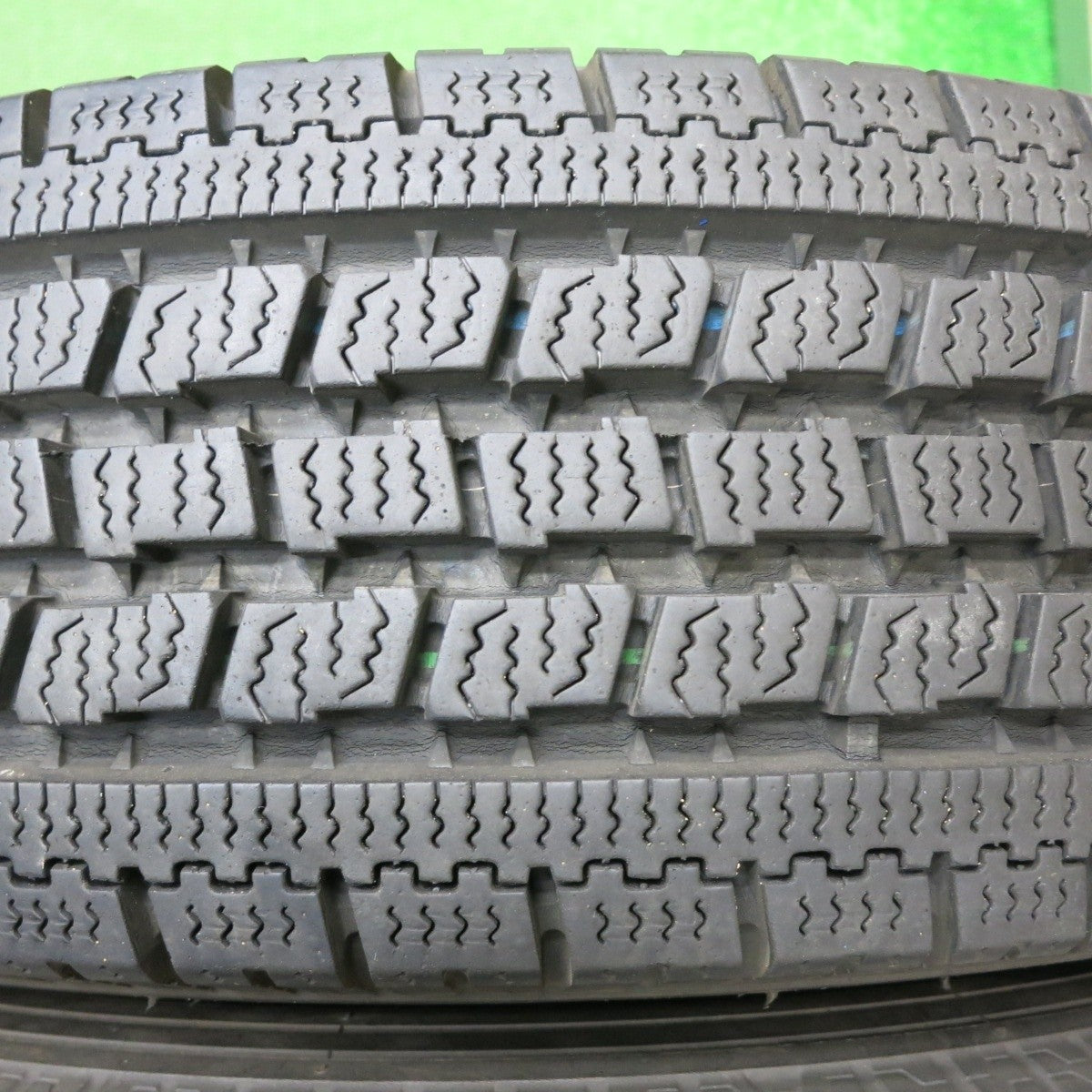 バリ溝!9分★スタッドレス 165/80R13 90/88N トーヨー デルベックス 934 タイヤ 13インチ DELVEX プロボックス サクシード 等★4122901NJスタ