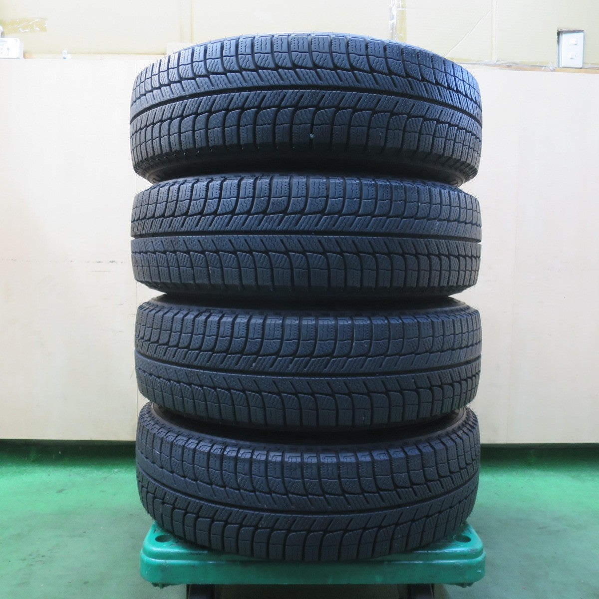 バリ溝!23年!9.5分★スタッドレス 195/80R15 107/105R ミシュラン AGILIS X-ICE Granverd グランヴァード 15インチ PCD139.7/6H★6011609イス