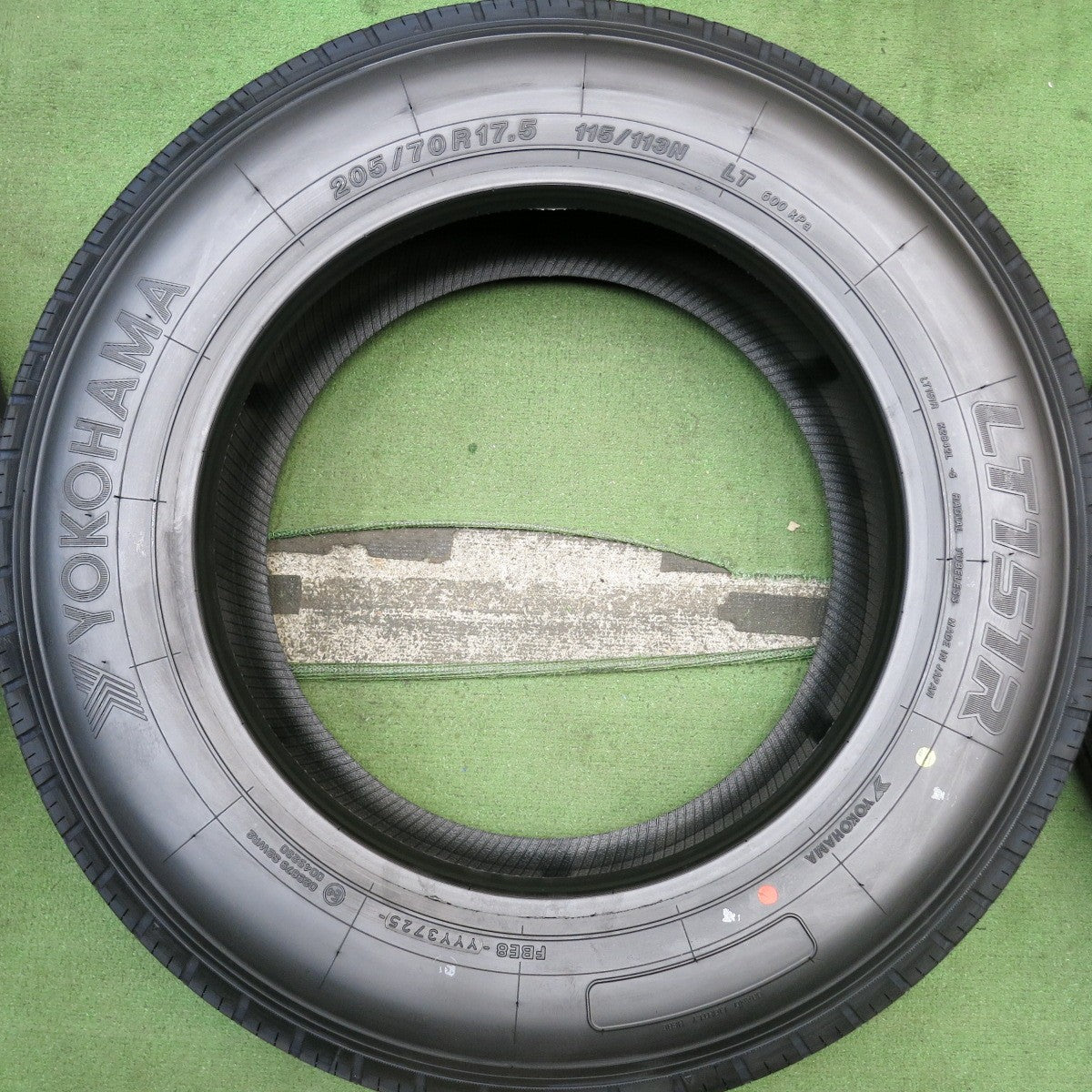 未使用!25年!6本★トラック タイヤ 205/70R17.5 115/113N ヨコハマ LT151R 17.5インチ★5100408HAノタ