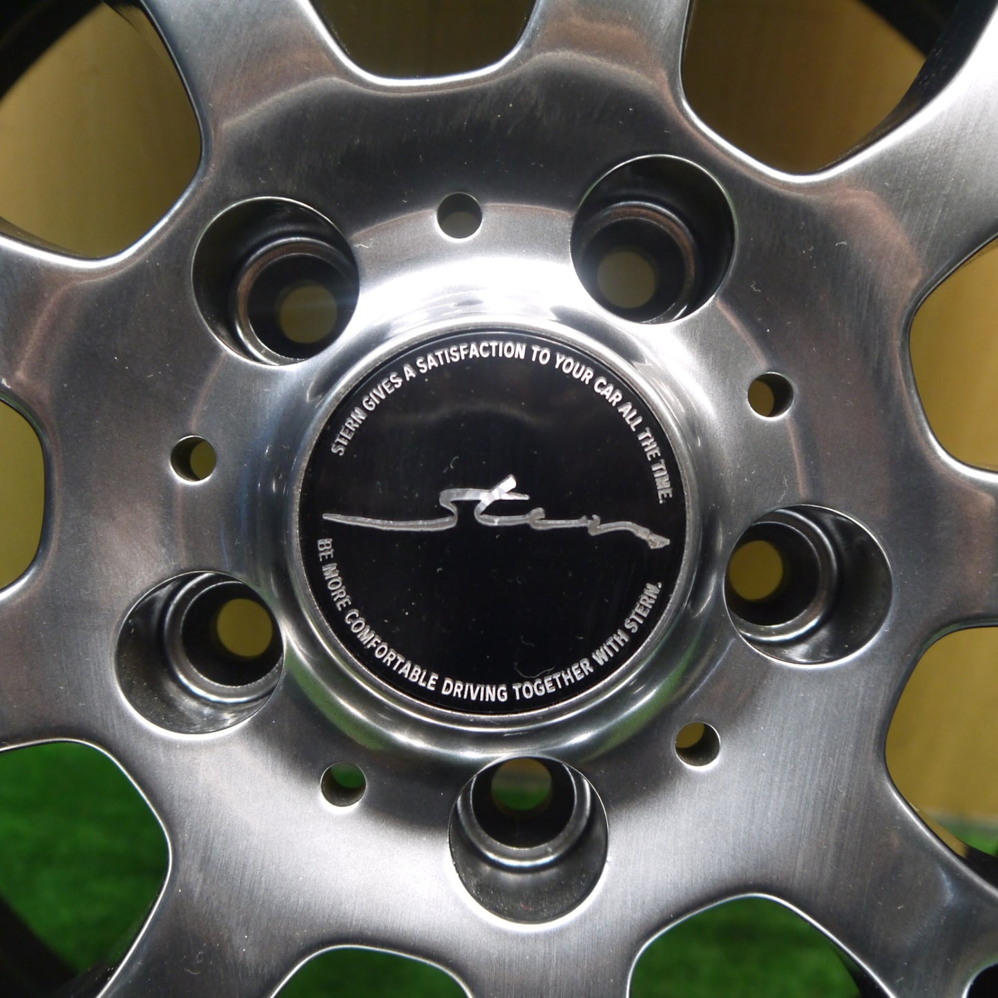 バリ溝!キレイ!9.5分!1本★235/40R18 Stern シュテルン ヨコハマ DNA GP GRAND PRIX 18インチ PCD114.3/5H★5052705Hノ