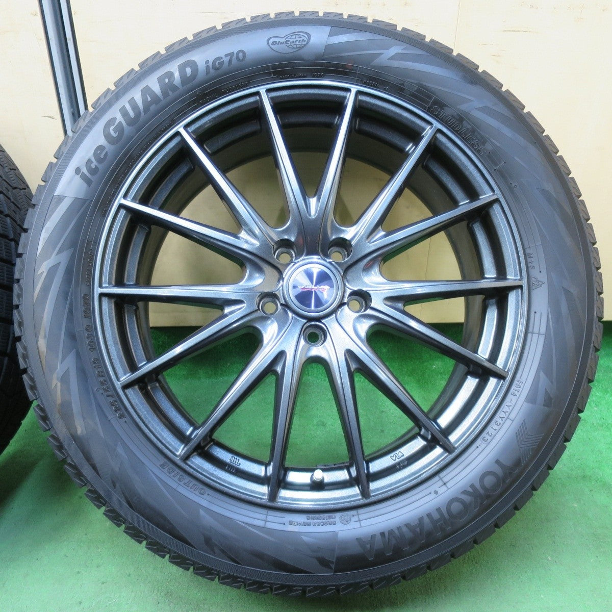 バリ溝!23年!キレイ!9.5分以上★スタッドレス 225/55R19 ヨコハマ アイスガード iG70 VELVA SPORTZ ヴェルヴァ 19インチ PCD114.3/5H★5020105イス