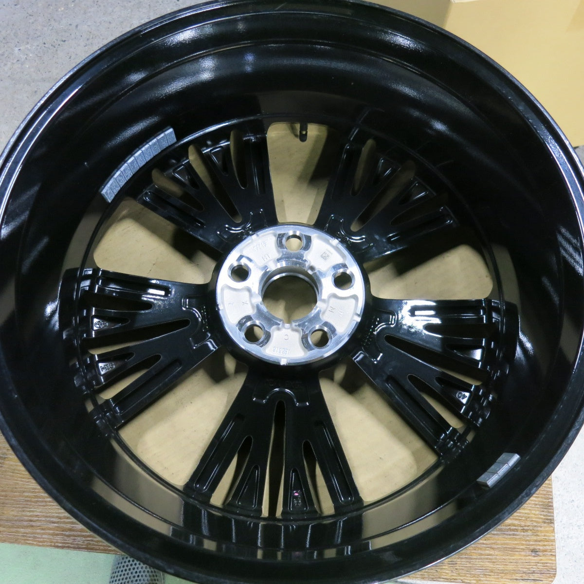新車外し!1本★トヨタ 60系 MXWH60 プリウス 純正 ホイール 19インチ 19×6.5J PCD114.3/5H★5072309SYホ