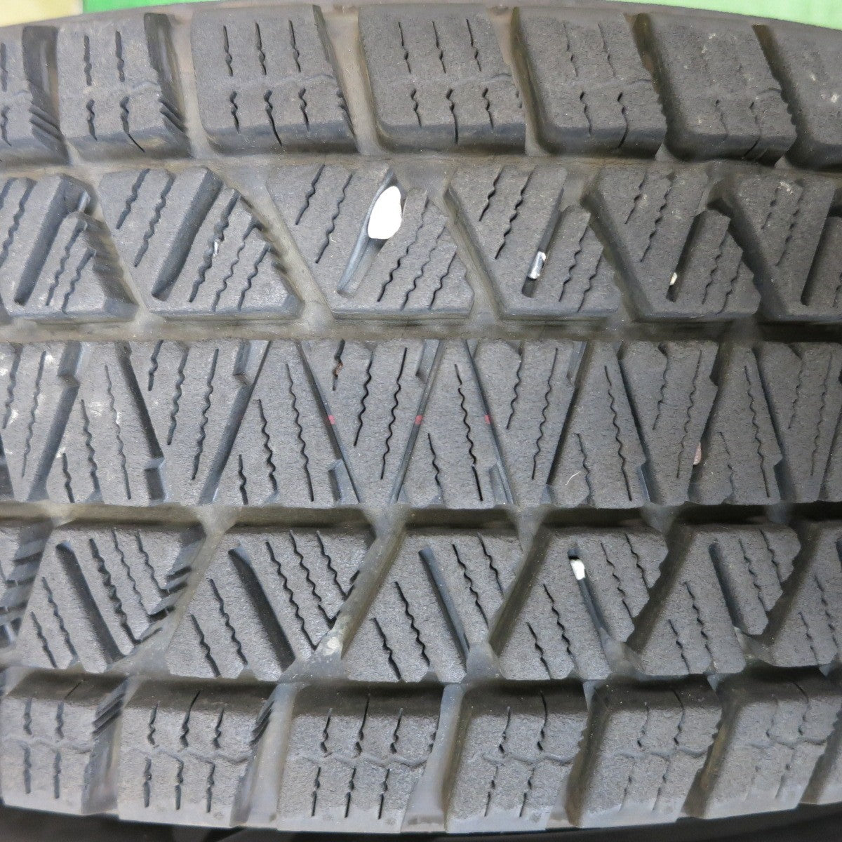 バリ溝!23年!キレイ!9.5分★ジムニー 等 175/80R16 スタッドレス ブリヂストン ブリザック DM-V3 KAZERA カゼラ 16インチ PCD139.7/5H★5081007HAス