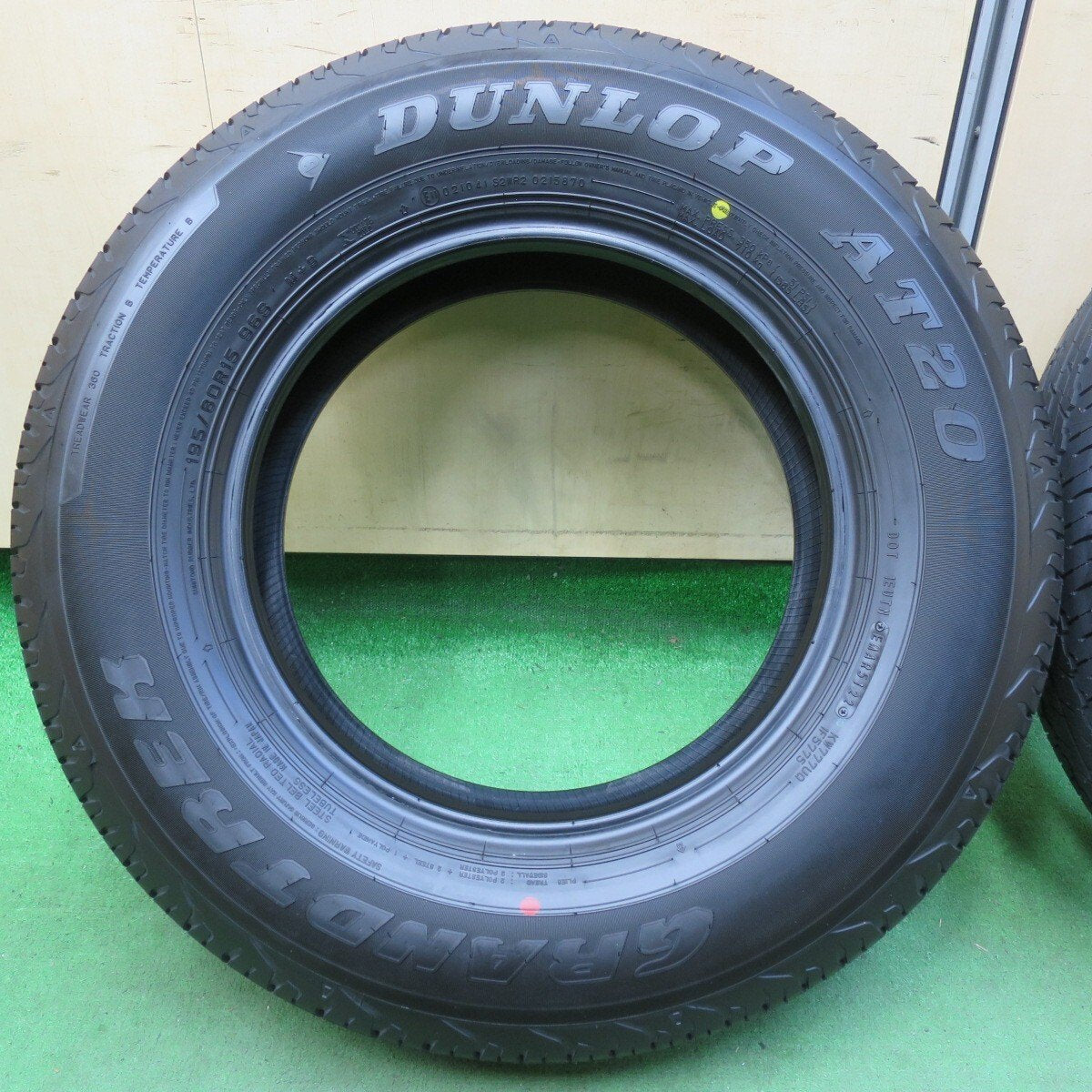 新車外し!22年★195/80R15 ダンロップ AT20 グラントレック タイヤ 15インチ ジムニー シエラ 等★4111406イノタ