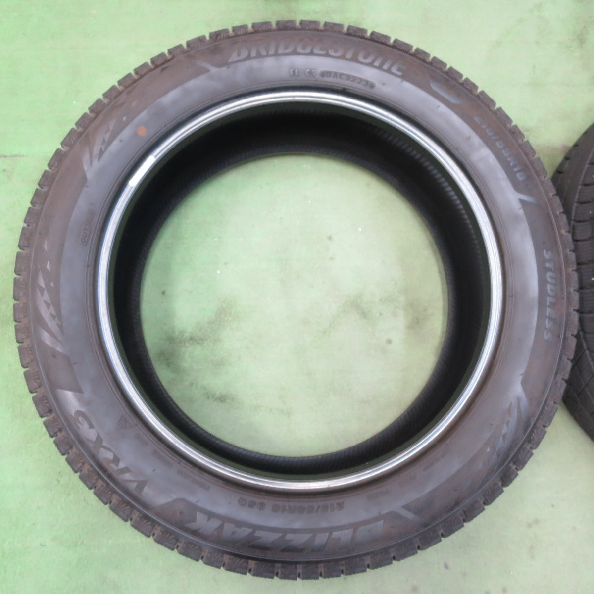 バリ溝!23年!9.5分★スタッドレス 215/55R18 ブリヂストン ブリザック VRX3 タイヤ 18インチ CX-30 ボルボ V60 等★5082605イスタ