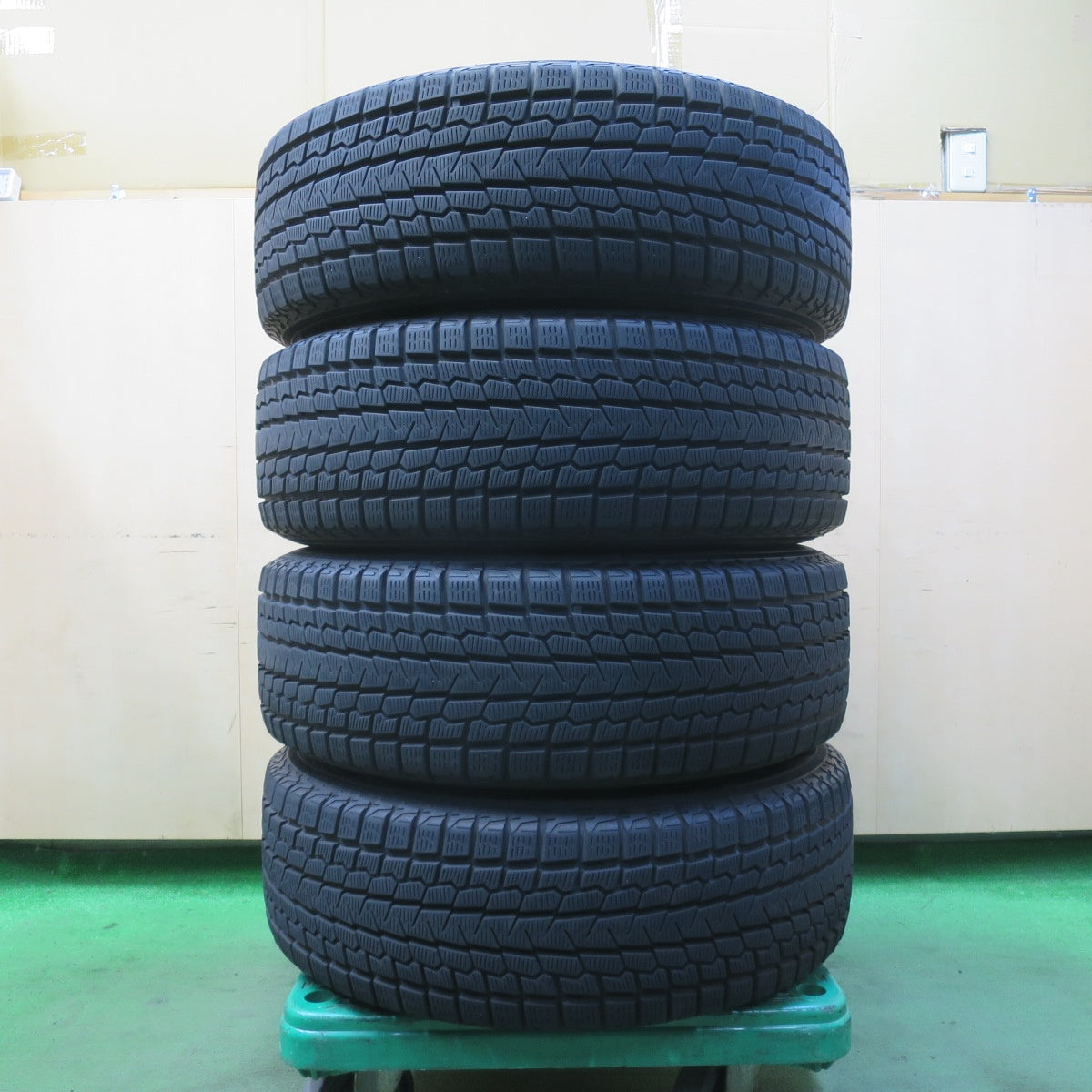 バリ溝!キレイ!9分★スタッドレス 225/60R18 ヨコハマ アイスガード G075 VELVA KEVIN ヴェルヴァ ケヴィン 18インチ PCD114.3/5H★5102304イス