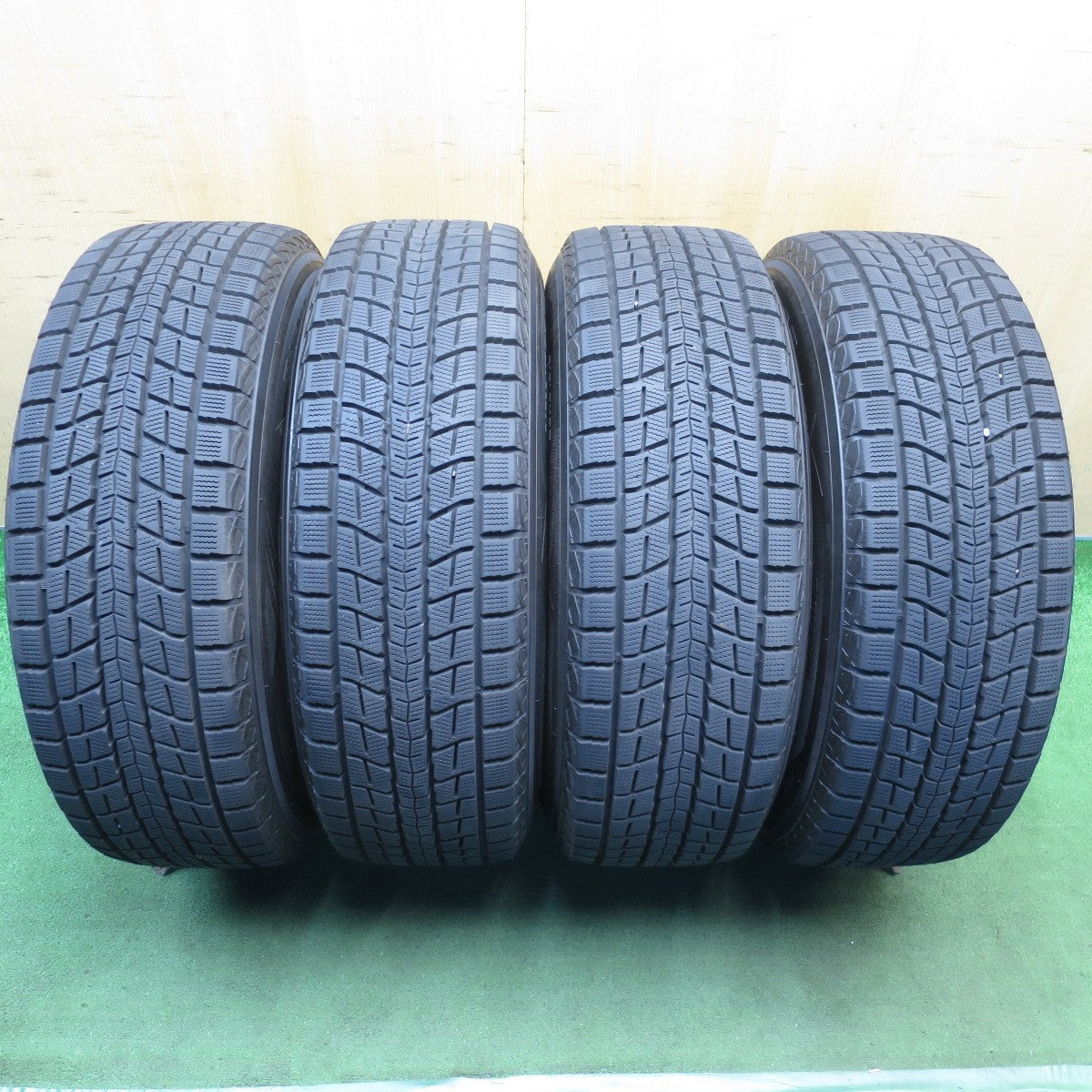 バリ溝!9.5分◎アウディ 等 ENCO EXCLUSIVE ERZ 235/65R18 スタッドレス ダンロップ ウインターマックス SJ8 エンコ エクスクルーシヴ エルツ 18インチ PCD112/5H◎6091905NJス