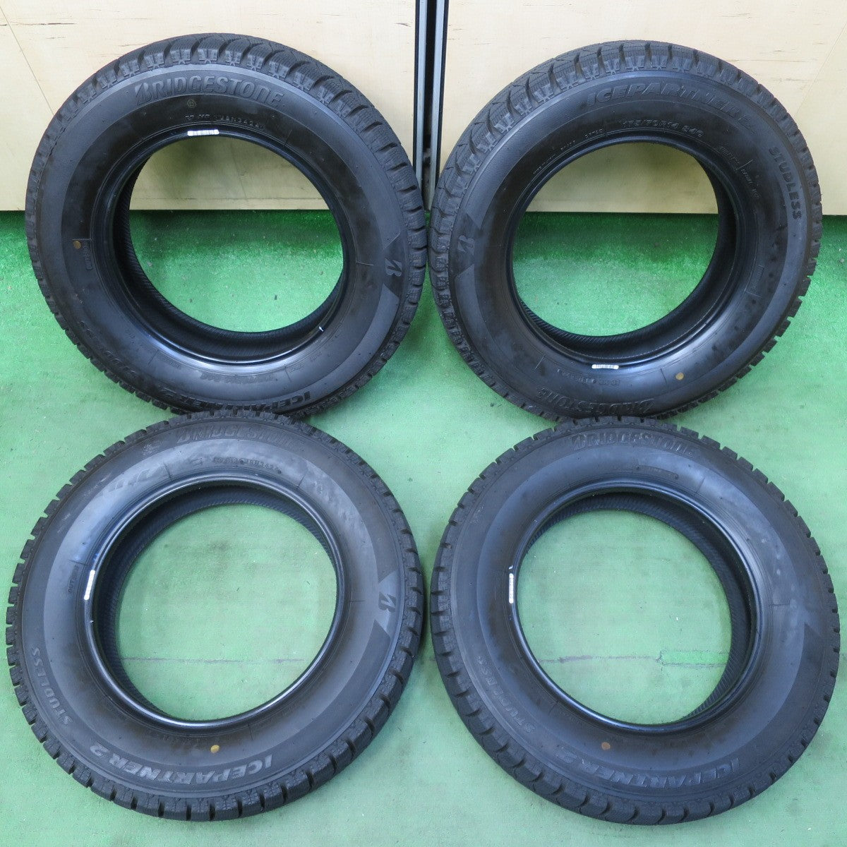 バリ溝!24年!ほぼ10分★スタッドレス 175/70R14 ブリヂストン アイスパートナー2 タイヤ 14インチ アクア フィット ヤリス シエンタ 等★5042308イスタ