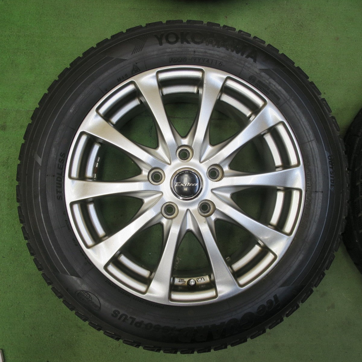 バリ溝!キレイ!9分★スタッドレス 205/60R16 ヨコハマ アイスガード iG50 プラス Exsteer エクスター 16インチ PCD114.3/5H★5092505TTス