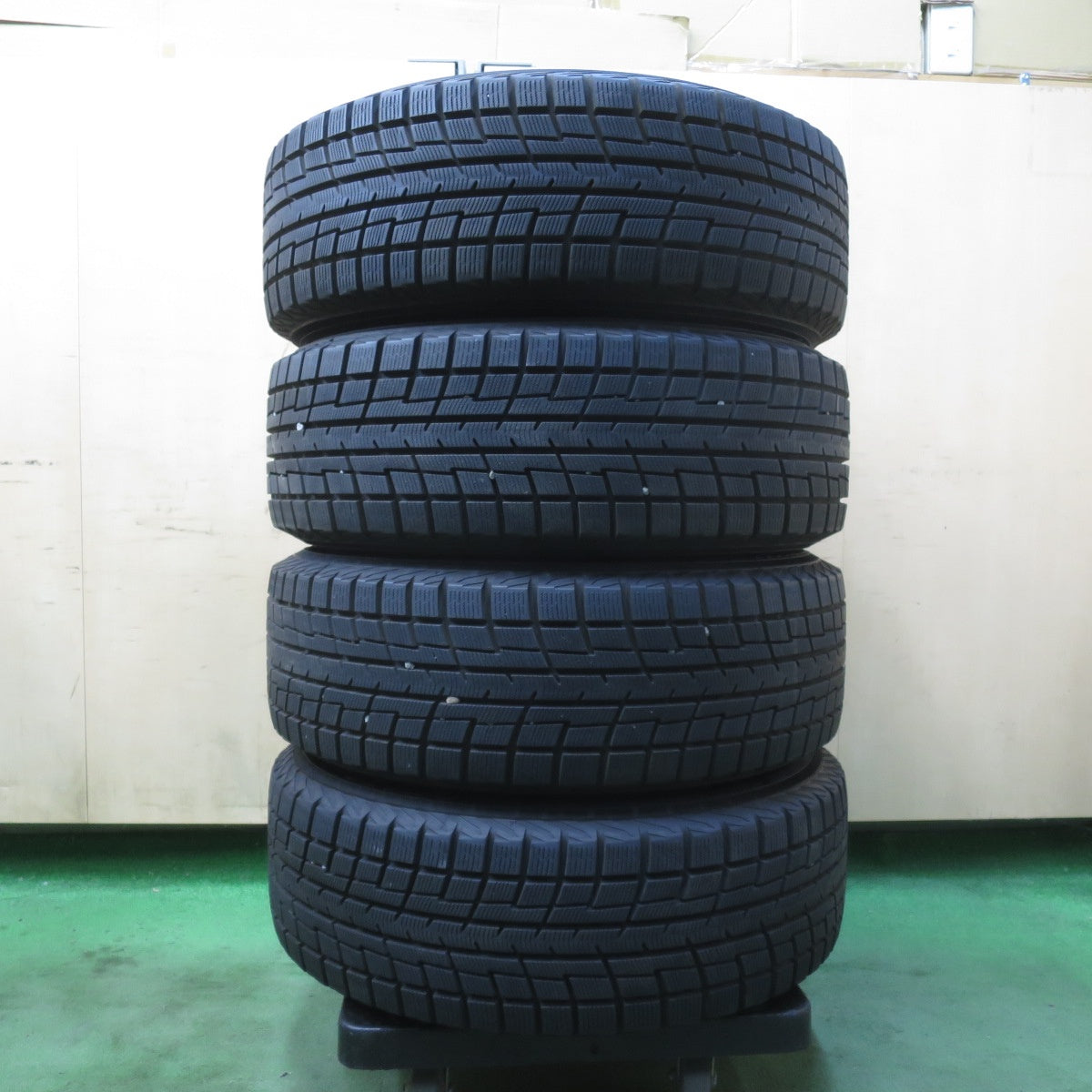 バリ溝!23年!キレイ!ほぼ10分★スタッドレス 205/60R16 ヨコハマ アイスガード iG52C ravrion LUMIERE ラブリオン 16インチ PCD114.3/5H★6022801イス