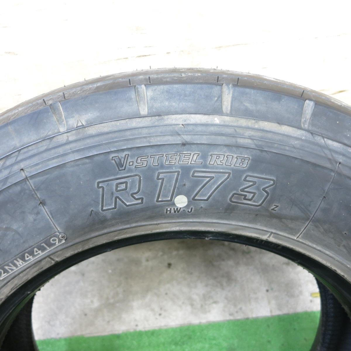 未使用!1本★トラック タイヤ 215/70R17.5 123/121J ブリヂストン R173 17.5インチ★5070202ナノタ