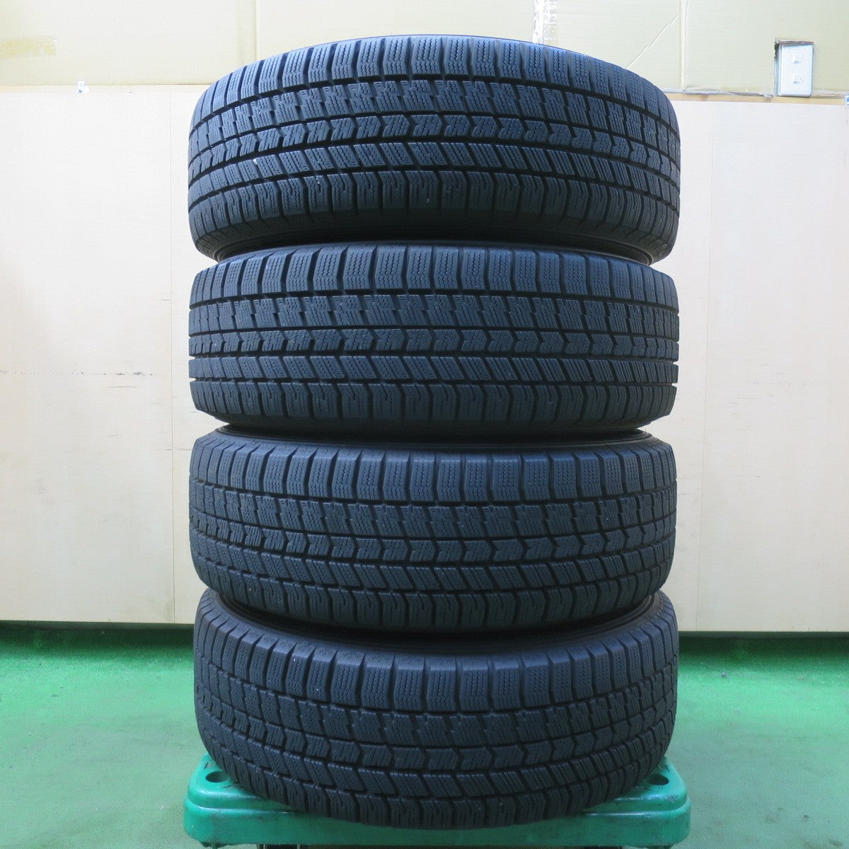 バリ溝!22年!キレイ!9.5分★スタッドレス 195/65R15 グッドイヤー アイスナビ8 ravrion selzer ラブリオン 15インチ PCD114.3/5H★5050211イス
