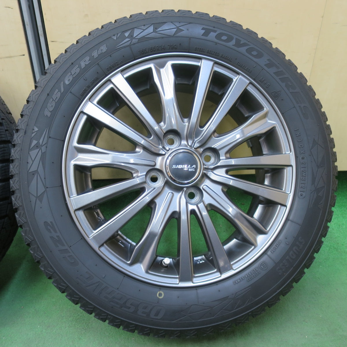 キレイ!21年★スタッドレス 165/65R14 トーヨー オブザーブ GIZ2 SIBILLA NEXT W5 シビラ 14インチ PCD100/4H★5110811イス