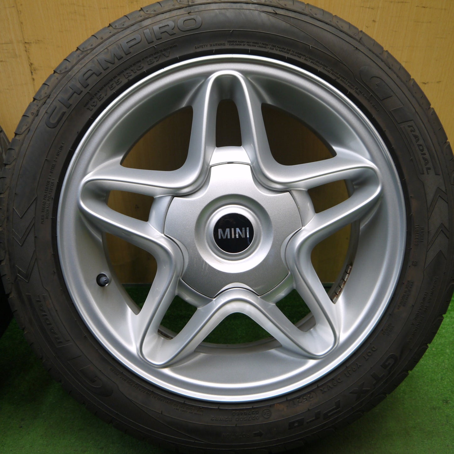 バリ溝!21年!9.5分★MINI ミニ クーパー S R55 R56 純正 195/55R16 GTラジアル CHAMPIRO GTX Pro 16インチ PCD100/4H★5072807Hノ