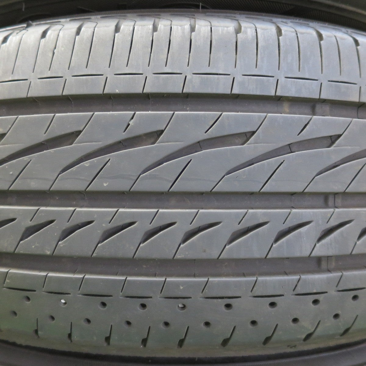 バリ溝!24年!9.5分★225/60R17 ブリヂストン レグノ GRV2 タイヤ 17インチ エクストレイル アルファード ハリアー フォレスター XV 等★5041814イノタ